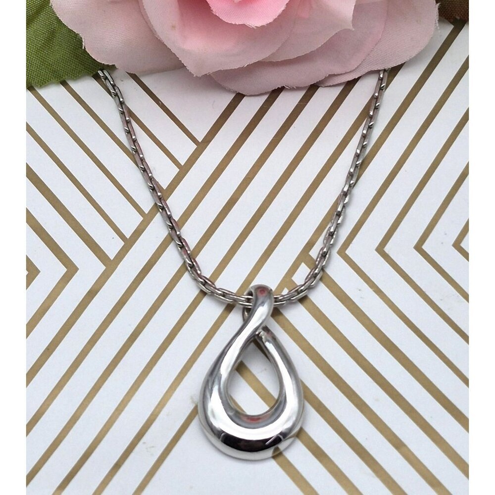 Silver Tone 22" Sarah Coventry Chain Necklace & Lia Sophia Pendant